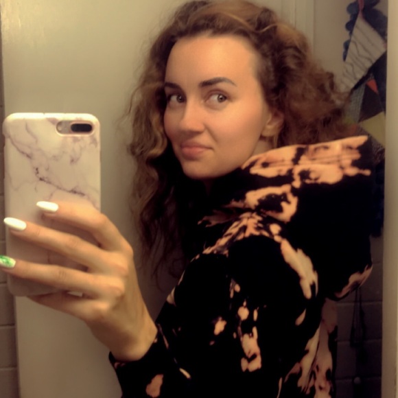 Aritzia Tie-Dye Cropped TNA Hoodie - Picture 2 of 5